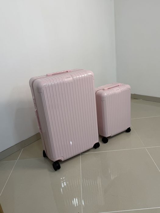 Продам чемодан Rimowa
