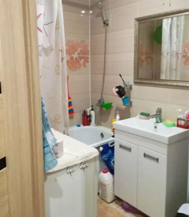 Продам 2комн кв .