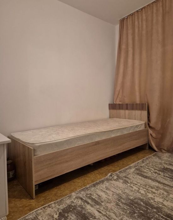 Машина ойыншык жане диван сатылады!