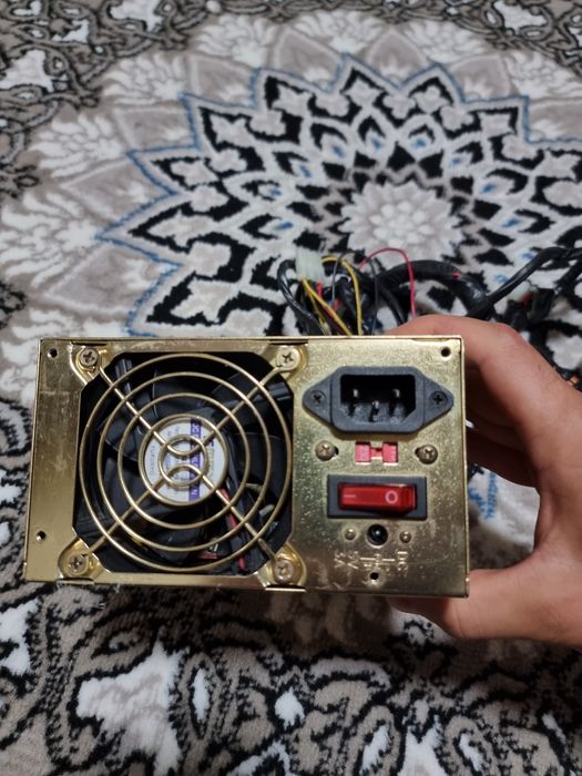 Blokpitaniya 400w sotiladi