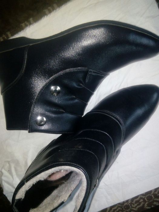 Женские зимние ботиночки и финские сапоги.  Всё абсолютно новое.