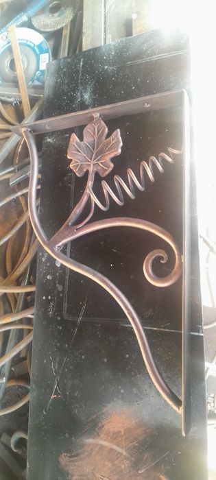 Конзоли , рафтодържачи стойки и ъгли за рафтове, етажерки,мивки,фенери