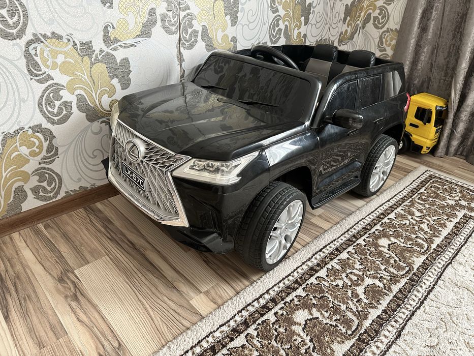 Детский электромобиль Lexus LX570 с пультом управления