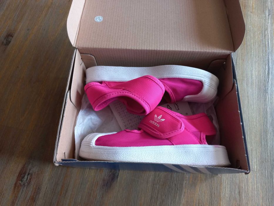 Детски летни обувки  DKNY UGG adidas melissa 28.29 30 31