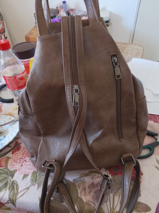 Дамски раници малко ползвани