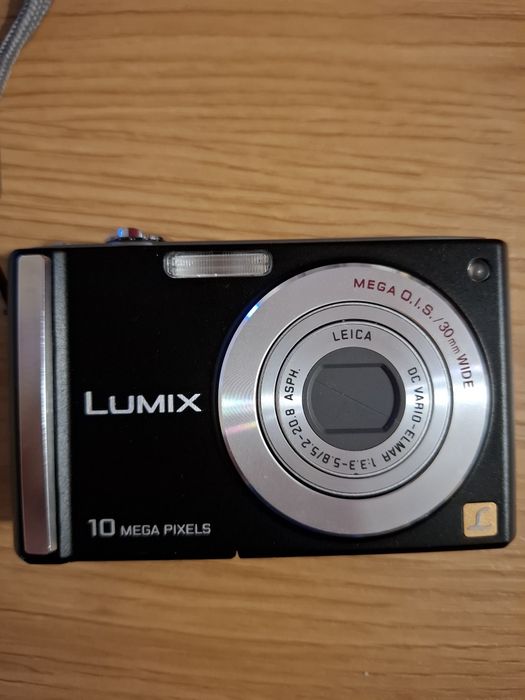 Фотоапарат  Panasonic Lumix DMC-fs20
