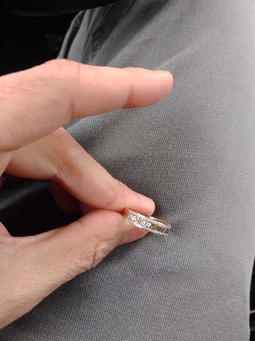 Tilla uzuk brilliant