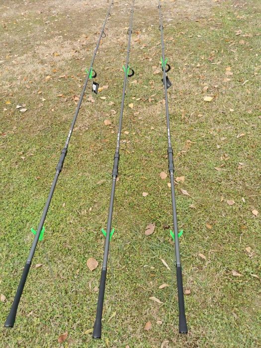 Висок клас шарански комплект. Три въдици 3.60мт и три макари 11 лагера