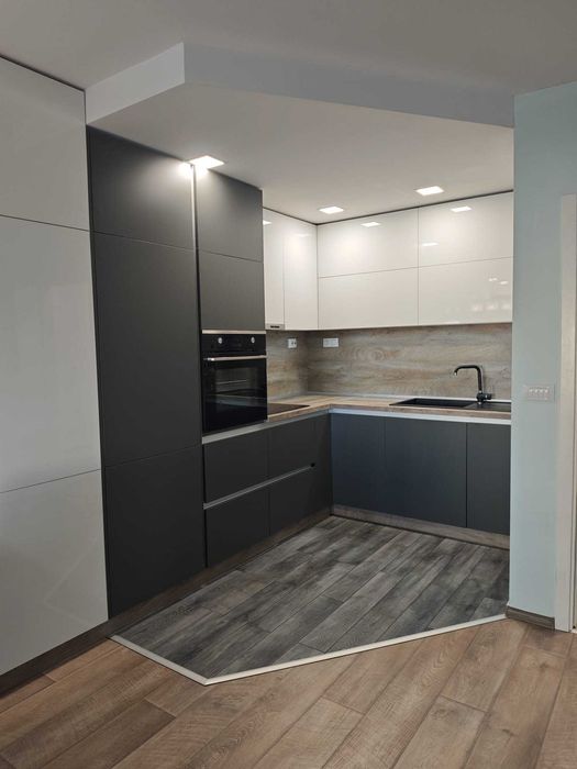 Двустаен апартамент под наем в комплекс "Фамилия", кв. Победа