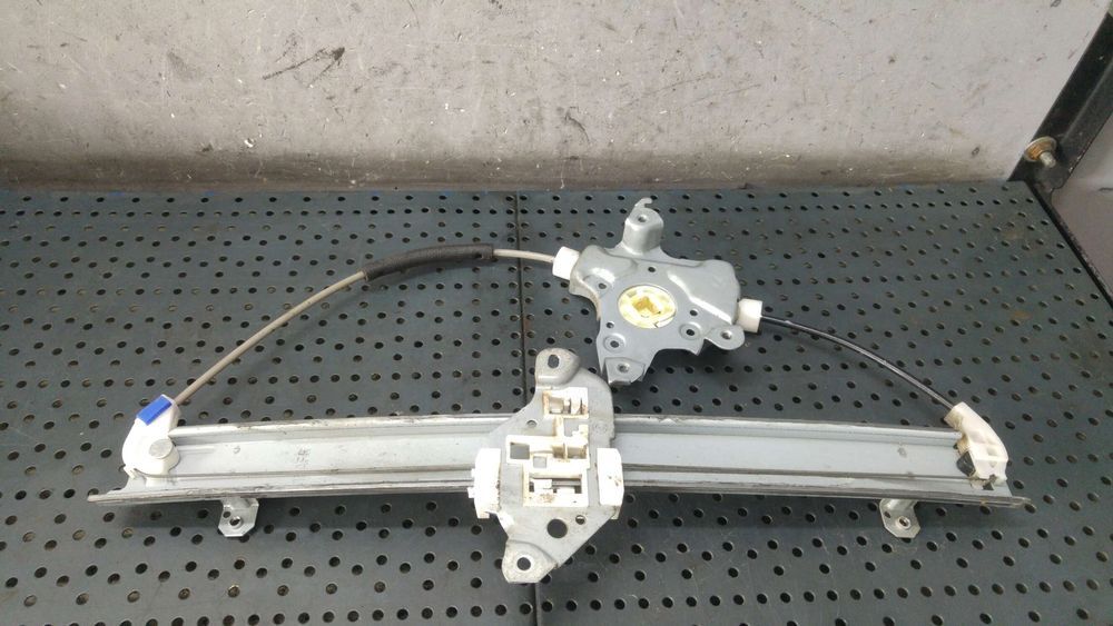 Macara geam dreapta fata nissan juke f15