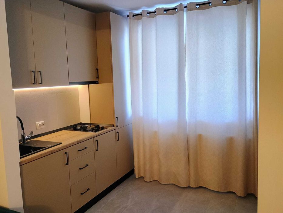 Inchiriez apartament 2 camere Hils Brauner, parcare inclusa