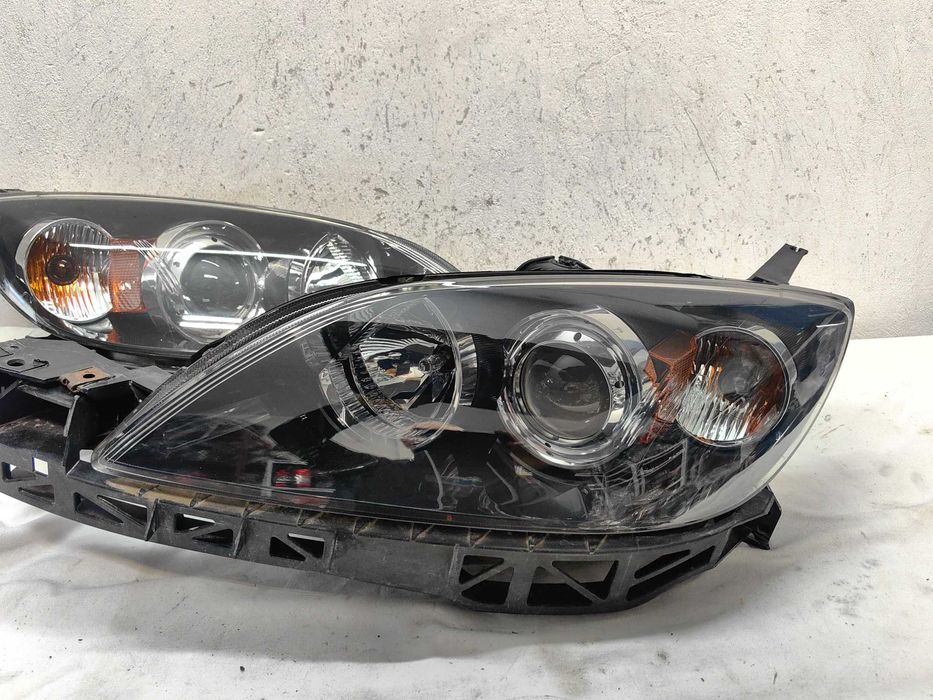 Оригинални фарове Мазда 3  Mazda 3