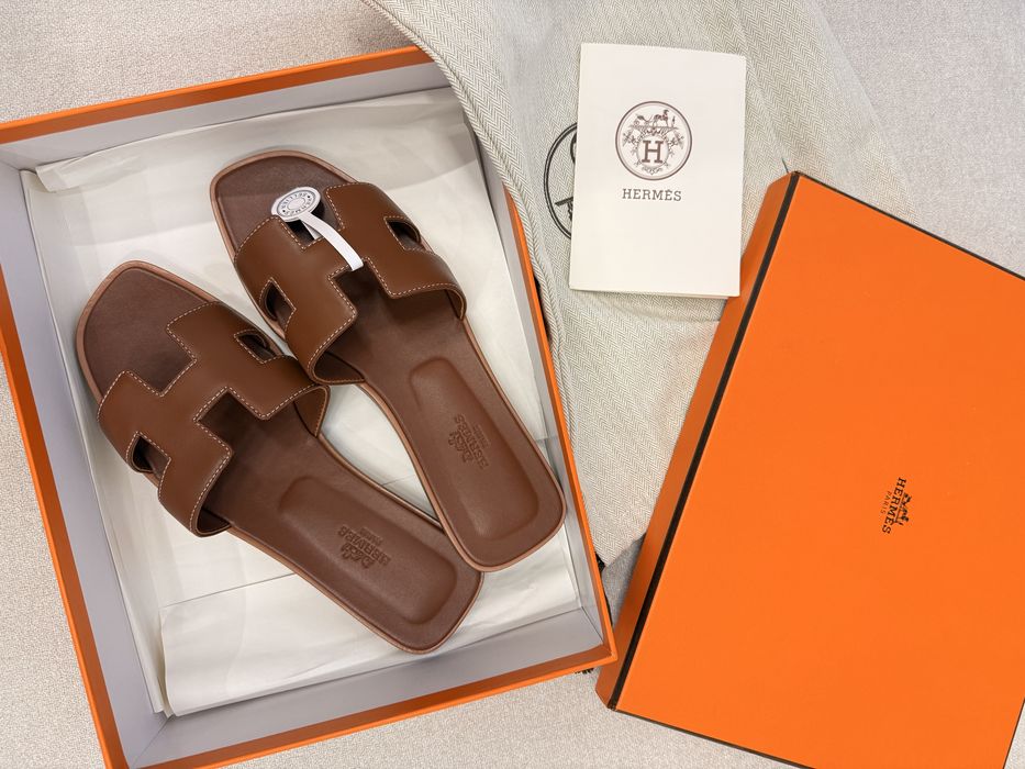 Продам топовые Шлепанцы Hermes