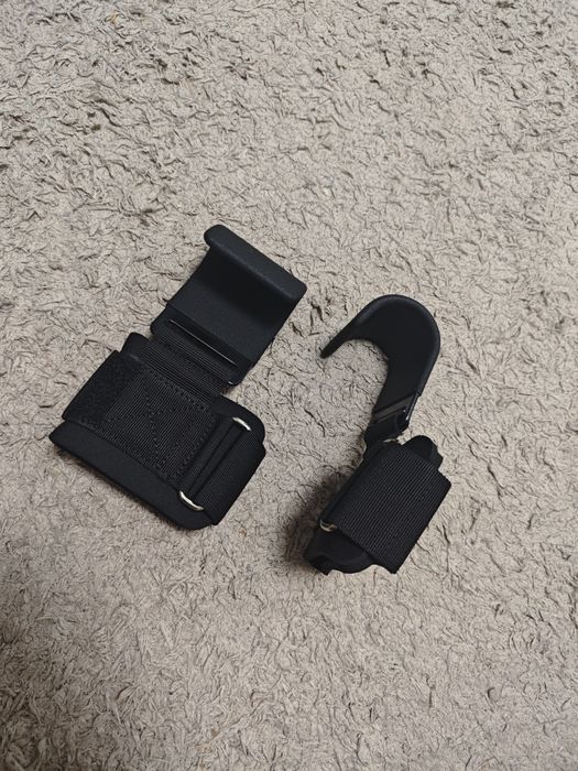 Крюки для тяги и турника