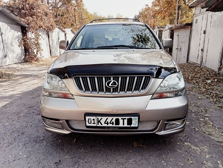 Lexus RX-300. Внедорожник.