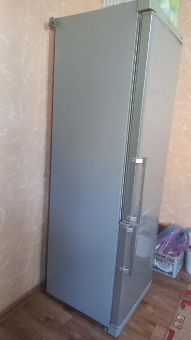 Холодильник LG..