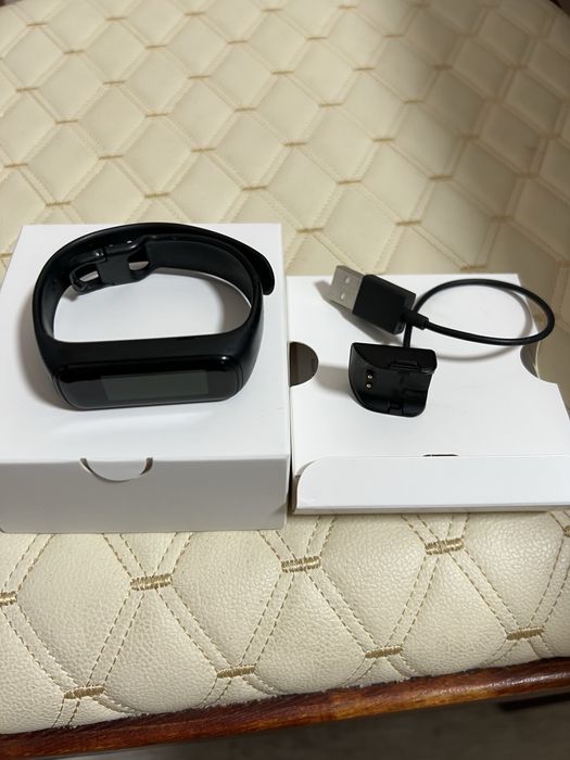 Фитнес браслет Samsung Galaxy fit2