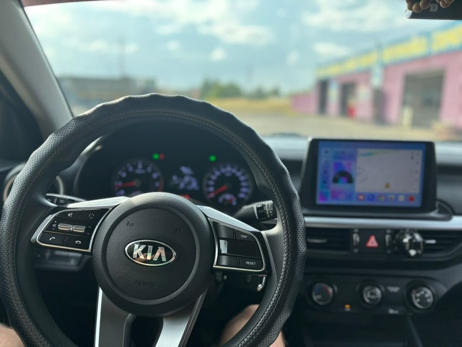 Продам авто Kia cerato 2019год