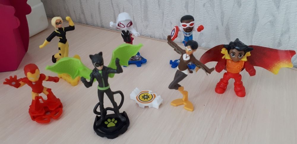 Игрушки киндер сюрприз