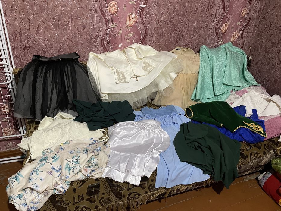 Продам платья  не дорого