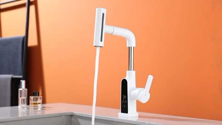 Дигитален смесител с 4 режима подходящ за кухня и баня