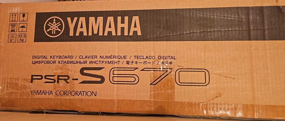 Синтезатор YAMAHA PSR-S670