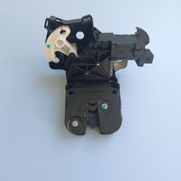 Брава за багажник/ заден капак Audi A3 8P, A4 B7, A6 C6,Q7,TT, Нова