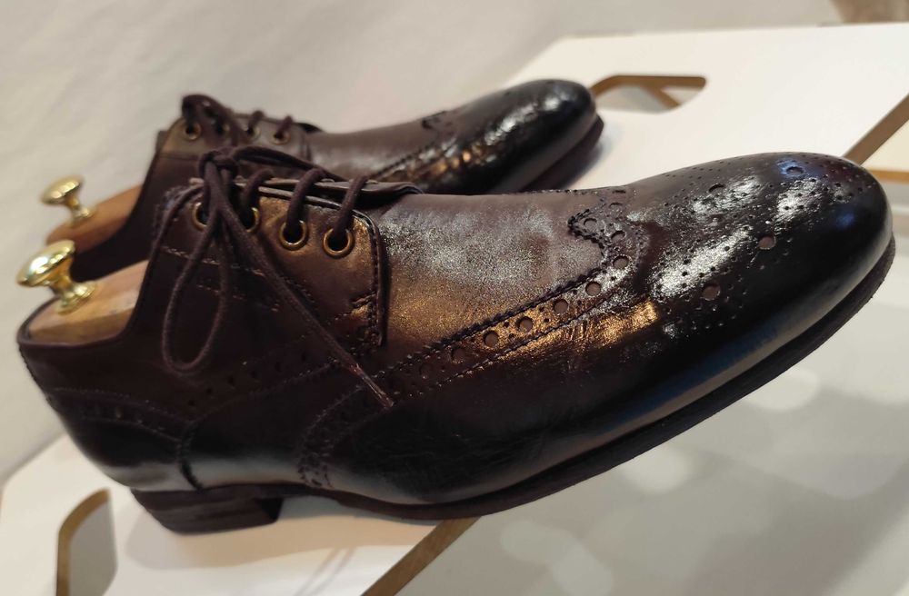 Pantofi derby de lux 41 Hugo Boss lucrati manual piele naturala moale