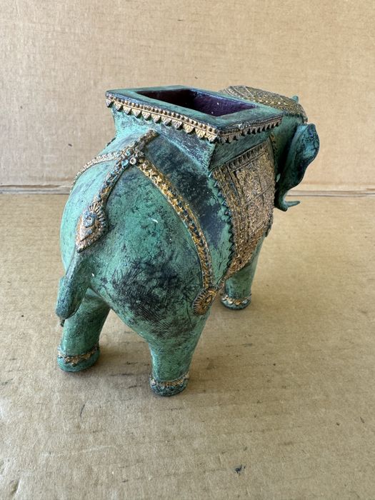 Прекрасна КУХА стара медна фигура на слон , статуетка