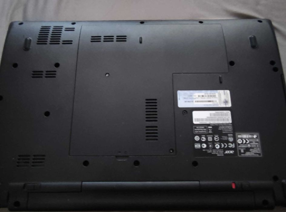 laptop Acer nu afiseaza