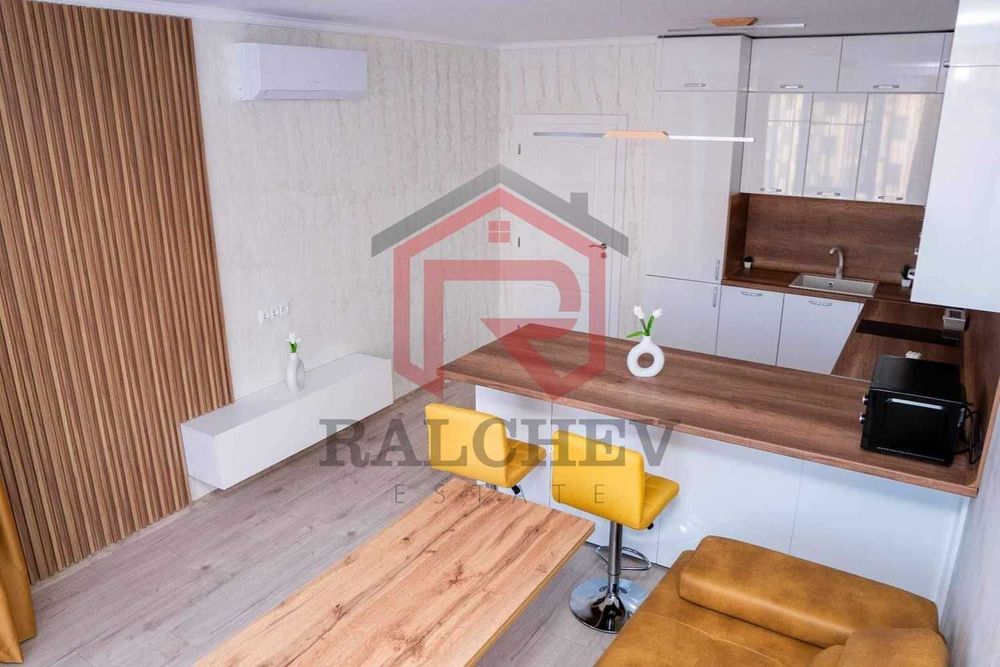 Дава се под наем Двустаен апартамент в к.к. Св.Св. Константин и Елена - 70 кв.м за 650 € - Снимка #2