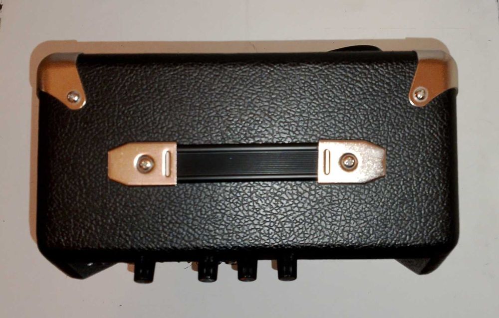 Китарен усилвател Fender Squier Frontman 10G