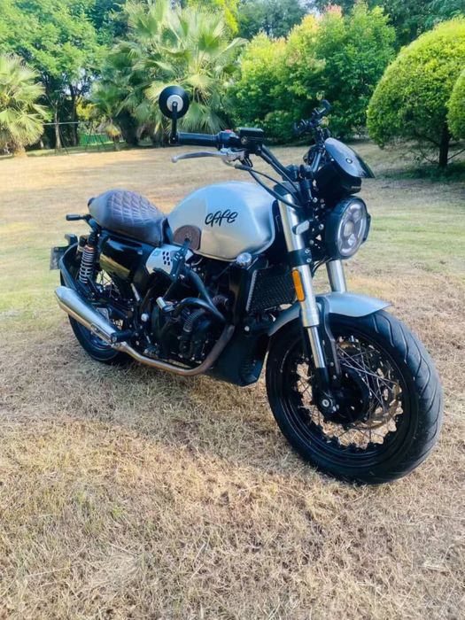 CYCLONE RE3 CAFE RACER 400cc в идеальном состоянии