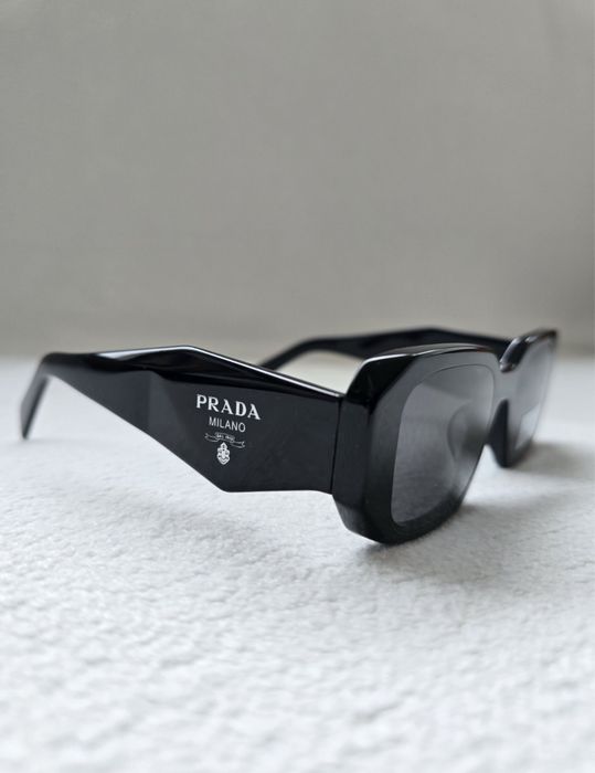Слънчеви очила Prada