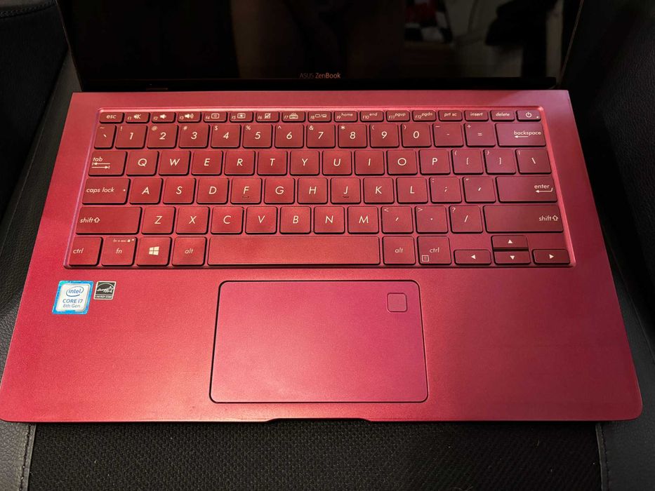 Ultrabook Premium ASUS ZenBook S UX391 13.3" FHD | i7 | 8GB RAM | 256GB SSD | Burgundy Red