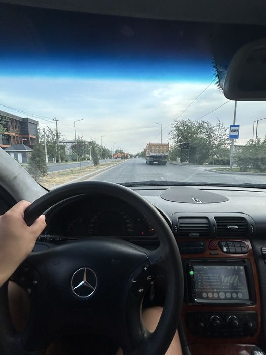 Продам обмен мерседес с -200