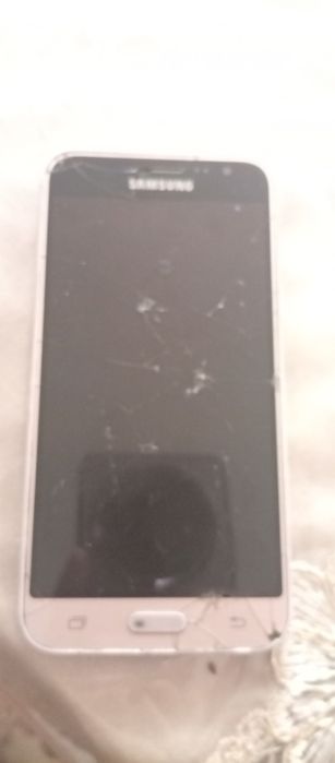 Samsung Galaxy J 3