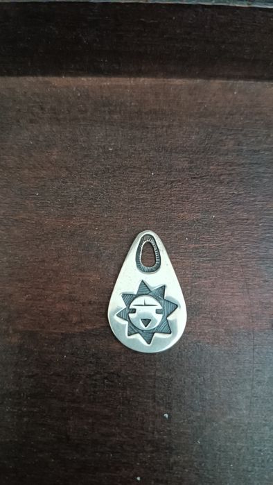 Сребърен медальон