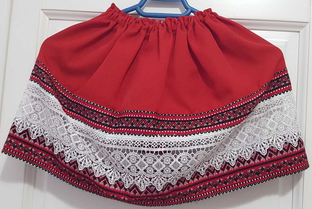 Costum popular pentru fetițe, 4-5 ani