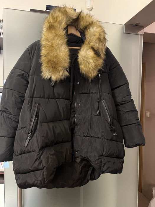 Черно яке със сваляща се яка от лисица,размер L