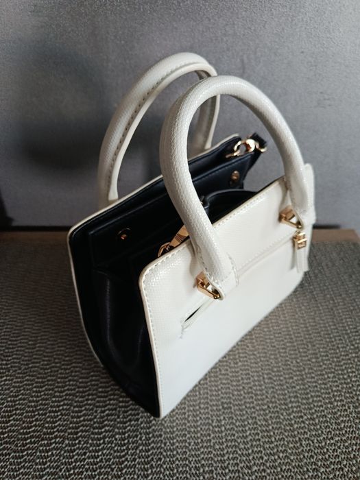 Geanta  Dama Carpisa + Cadou