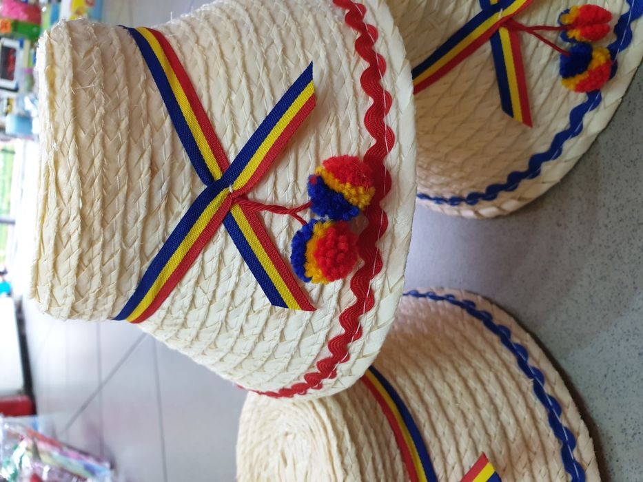VAND clop COPII palarie sapca basc caciula costum traditional national
