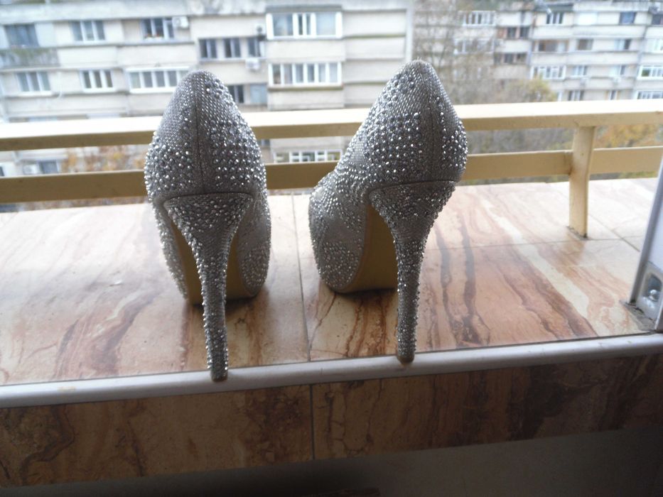 Дамски официални обувки с висок ток