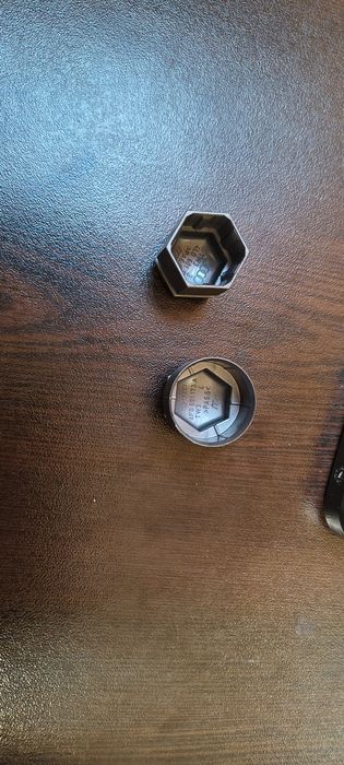 Капачки за болтовете на джантите на Ауди