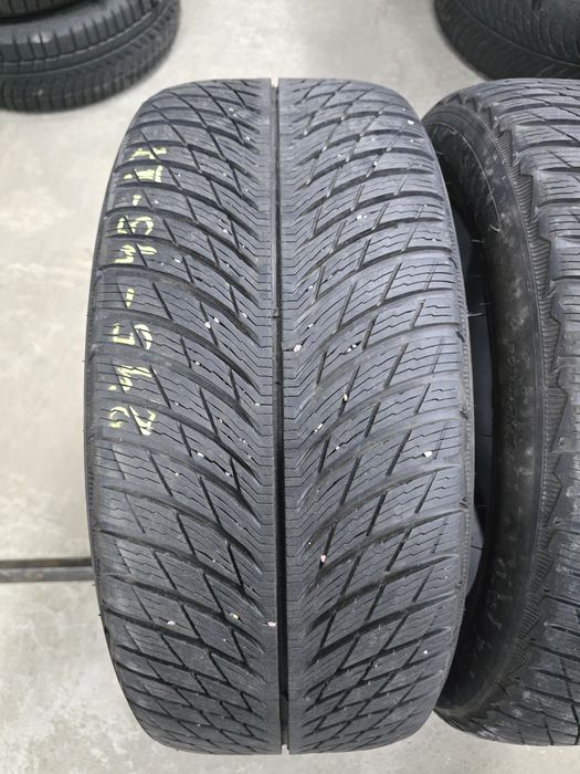2 Броя 245/45/17 Michelin 7mm 23dot