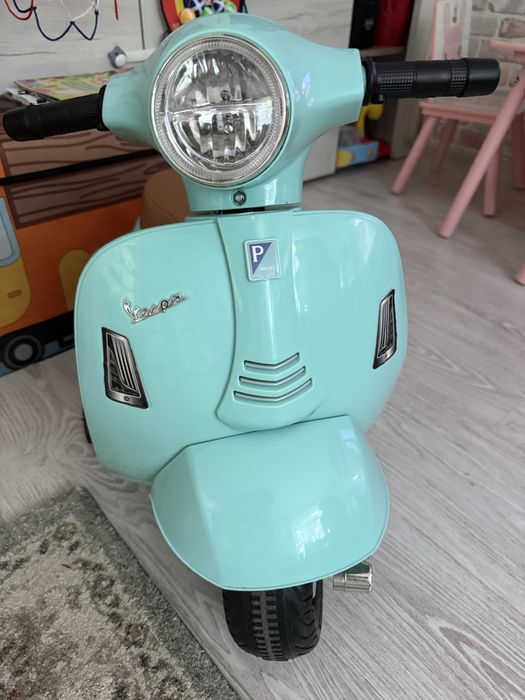 Scuter electric pentru copii, ca nou, in garanție.