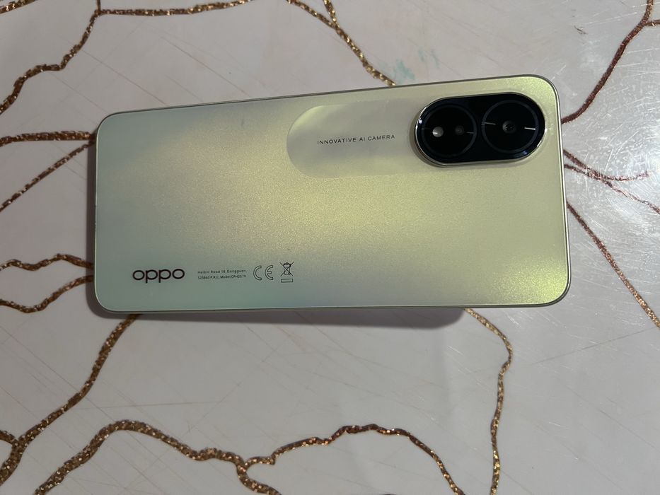 Телефон Oppo.