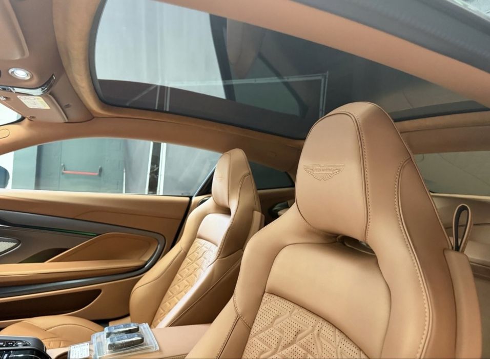 Aston Martin Vanquish Coupe 2026
