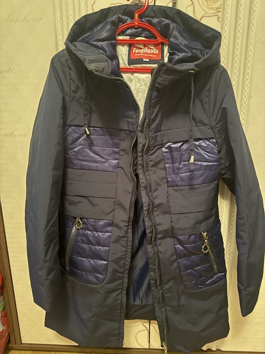 Продам куртку размер 44-46)