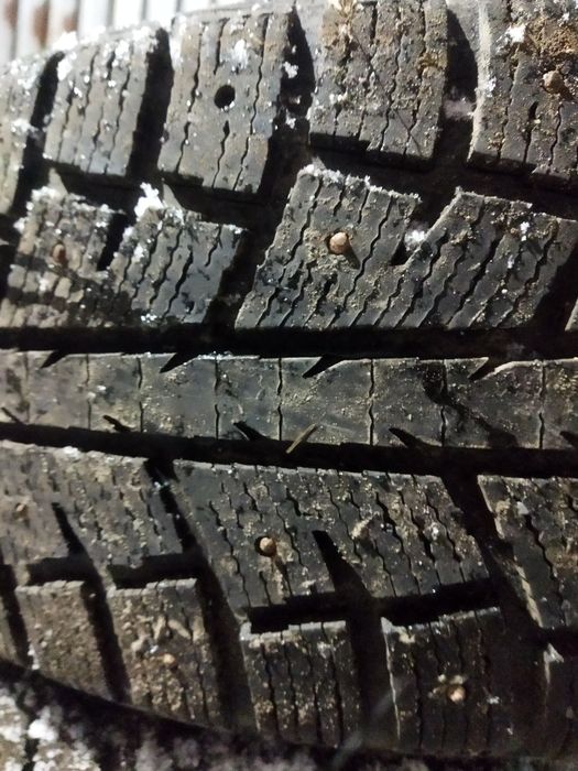 Шины зимние 236/55/18 комплект